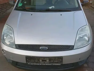 Usata Ford Fiesta 70 CV (51 kW) 2003 Argento Utilitaria