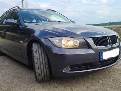 Gebraucht BMW 320 Sport Line 177 PS (130 kW) 2007 Grau Kombi