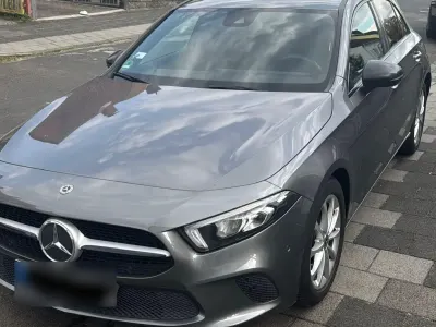 Gebraucht Mercedes A200 Progressive 163 PS (119 kW) 2018 Grau Limousine