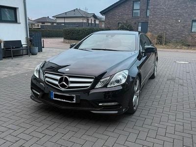 Gebraucht Mercedes E250 204 PS (150 kW) 2012 Schwarz Coupé