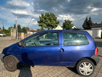 Blau Gebraucht 2002 Renault Twingo Kleinwagen | 1.000 €