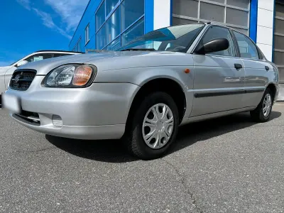 Gebraucht Suzuki Baleno 86 PS (63 kW) 1999 Silber Limousine