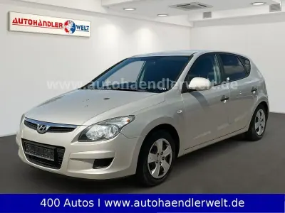 Gebraucht Hyundai i30 Classic 90 PS (66 kW) 2009 Silber Limousine
