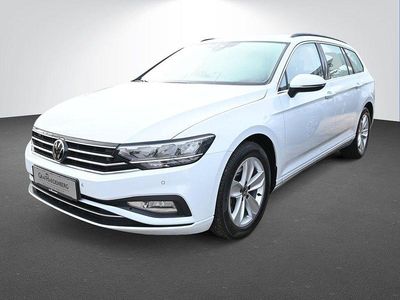 Weiß Gebraucht 2022 VW Passat Business Limousine | 25.990 € (Fairer Preis)