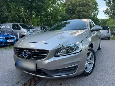 Gebraucht Volvo V60 190 PS (139 kW) 2014 Grau Kombi