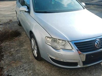 Gebraucht VW Passat 125 PS (91 kW) 2009 Silber Limousine