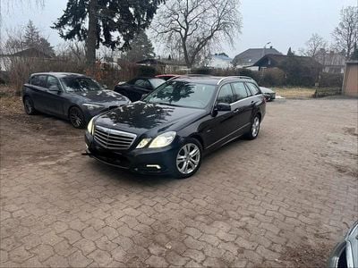 Gebraucht Mercedes E250 Avantgarde 204 PS (150 kW) 2010 Schwarz Kombi
