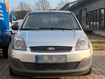 Gebraucht Ford Fiesta Trend 85 PS (62 kW) 2006 Grau Kleinwagen