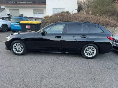 Gebraucht BMW 318 150 PS (110 kW) 2022 Schwarz Kombi