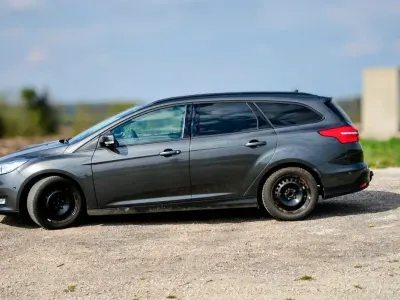 Gebraucht Ford Focus Trend 120 PS (88 kW) 2018 Grau Kombi