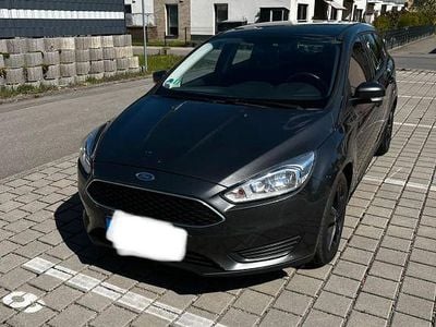Usata Ford Focus 101 CV (74 kW) 2015 Grigio Berlina