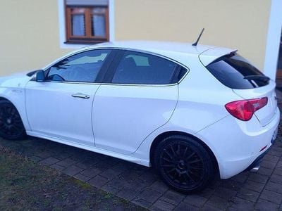 Gebraucht Alfa Romeo Giulietta Quadrifoglio Verde 235 PS (172 kW) 2011 Weiß Kleinwagen