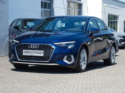 Gebraucht Audi A3 Advanced 150 PS (110 kW) 2023 Navarrablau (metallic) Limousine