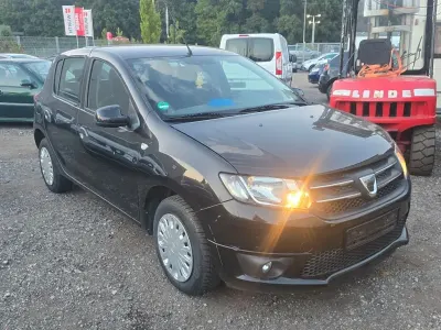 Gebraucht Dacia Sandero Lauréate 90 PS (66 kW) 2014 Schwarz Limousine