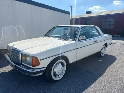 Gebraucht Mercedes 230 109 PS (80 kW) 1980 Beige Coupé