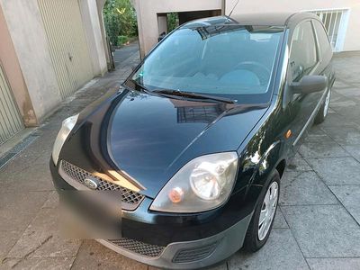 Second-hand Ford Fiesta 60 CP (44 kW) 2006 Albastru Hatchback