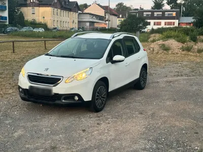 Gebraucht Peugeot 2008 Active 120 PS (88 kW) 2015 Weiß SUV