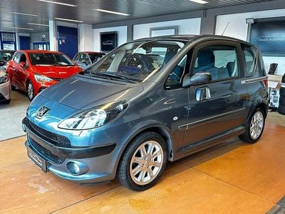 Grau Gebraucht 2007 Peugeot 1007 Van / Kleinbus | 7.290 €