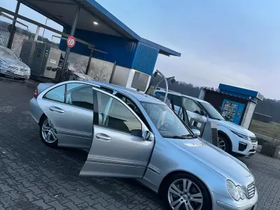 Gebraucht Mercedes C320 224 PS (164 kW) 2005 Silber Limousine