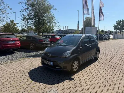 Gebraucht Toyota Aygo Cool 68 PS (50 kW) 2012 Anthracite grey Kleinwagen