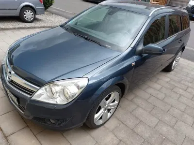 Gebraucht Opel Astra Sport 140 PS (102 kW) 2008 Limousine
