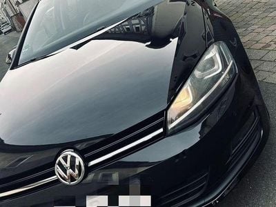 Schwarz Gebraucht 2014 VW Golf VII Highline Kombi | 9.100 € (Etwas zu teuer)