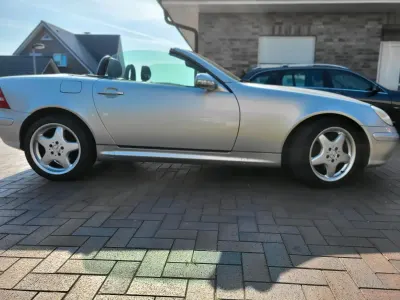 Gebraucht Mercedes SLK320 217 PS (159 kW) 2001 Silber Cabrio