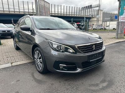 Gebraucht Peugeot 308 SW Allure 131 PS (96 kW) 2021 Grau Kombi