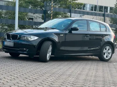 Gebraucht BMW 116 122 PS (89 kW) 2008 Schwarz Kleinwagen