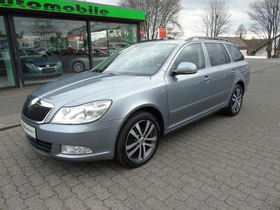 Grau Gebraucht 2012 Skoda Octavia Ambition Kombi | 7.990 € (Etwas zu teuer)