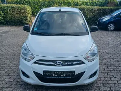 Gebraucht Hyundai i10 Edition 70 PS (51 kW) 2013 Weiß Kleinwagen