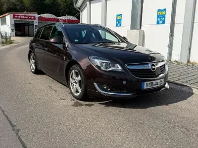 Gebraucht Opel Insignia Edition 170 PS (125 kW) 2017 Braun Kombi