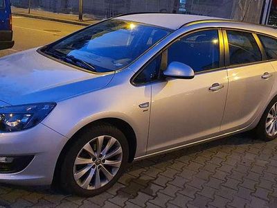 Gebraucht Opel Astra 140 PS (102 kW) 2014 Silber Kombi