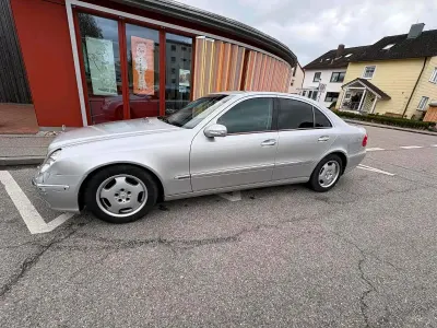 Gebraucht Mercedes E220 110 PS (80 kW) 2004 Grau Limousine