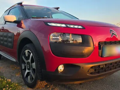 Gebraucht Citroën C4 82 PS (60 kW) 2016 Rot Limousine