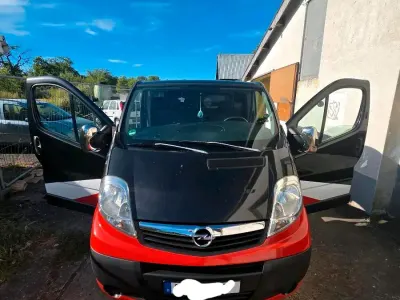 Gebraucht Opel Vivaro 145 PS (106 kW) 2010 Schwarz Van / Kleinbus