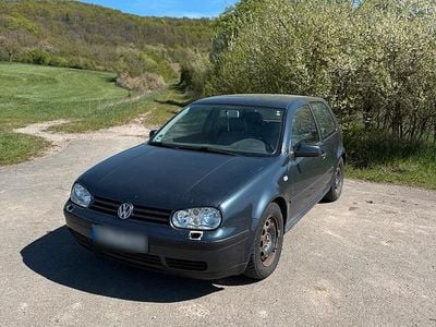 Usata VW Golf IV 101 CV (74 kW) 2002 Verde Utilitaria