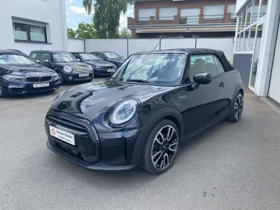 Gebraucht Mini Cooper Cabriolet Classic 136 PS (100 kW) 2023 Midnight black ii Cabrio