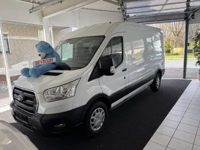 Gebraucht Ford Transit 131 PS (96 kW) 2022 Weiß Van / Kleinbus