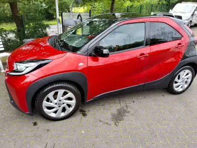Gebraucht Toyota Aygo X Pulse 72 PS (52 kW) 2022 Rot SUV
