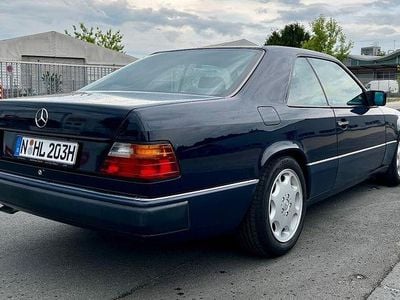 Gebraucht Mercedes E300 179 PS (131 kW) 1990 Blau Coupé