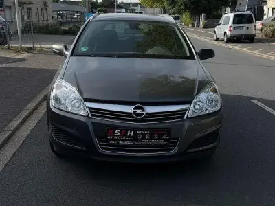 Gebraucht Opel Astra Edition 90 PS (66 kW) 2009 Grau Kombi