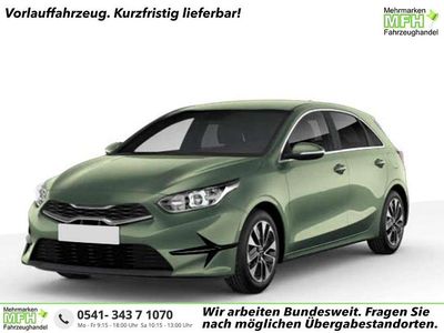 Experience grün metallic Neu 2025 Kia Ceed Silver Kleinwagen | 23.390 € (Fairer Preis)