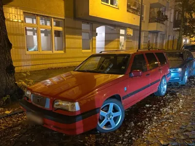 Second-hand Volvo 850 243 CP (178 kW) 1994 Roșu Break