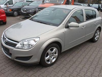 Gebraucht Opel Astra Edition 116 PS (85 kW) 2008 Grau Limousine