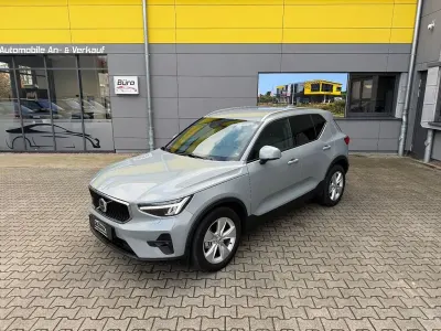 Gebraucht Volvo XC40 Core 129 PS (94 kW) 2023 Grau SUV