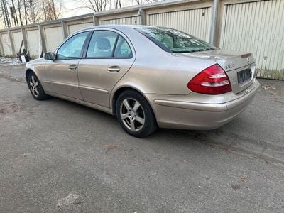 Mercedes E200