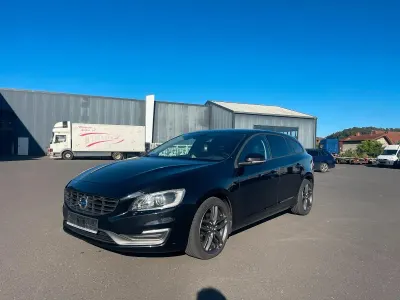 Gebraucht Volvo V60 136 PS (100 kW) 2014 Schwarz Kombi