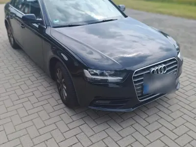 Gebraucht Audi A4 120 PS (88 kW) 2012 Schwarz Limousine