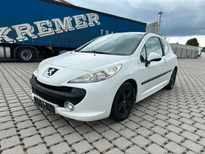 Gebraucht Peugeot 207 Urban Move 95 PS (69 kW) 2009 Limousine